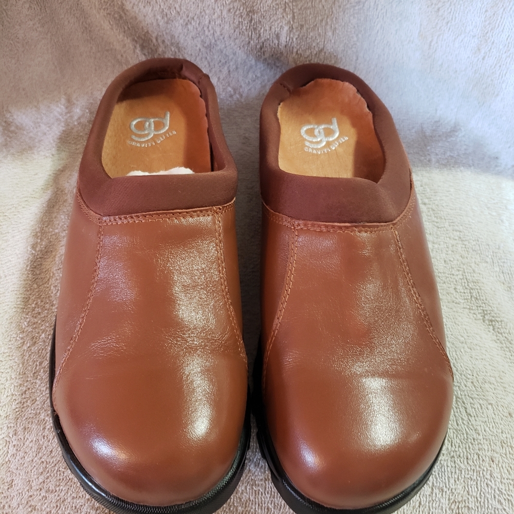 Gravity defyer slip ons